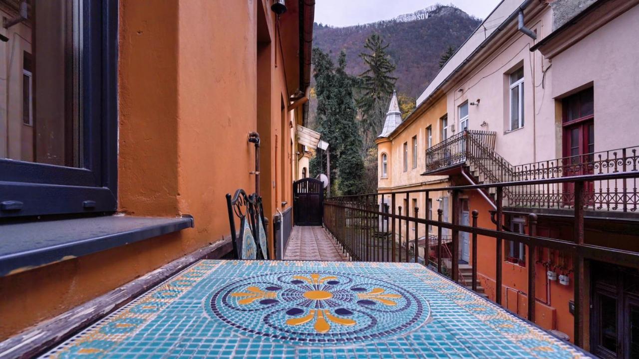 2 Bedroom Oldtown Mountain View Apartment With Private Terrace And High Ceilings Rooms Braşov Exterior foto