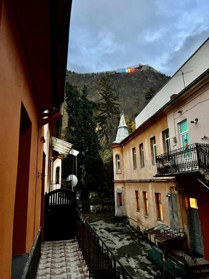 2 Bedroom Oldtown Mountain View Apartment With Private Terrace And High Ceilings Rooms Braşov Exterior foto