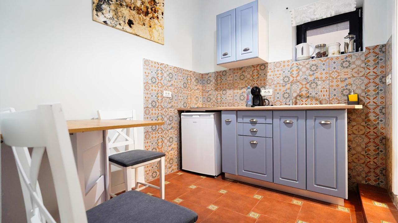 2 Bedroom Oldtown Mountain View Apartment With Private Terrace And High Ceilings Rooms Braşov Exterior foto